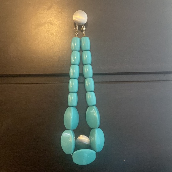 Chunky Blue Necklace with adjustable clasp at neckline. Fun Accessory piece - Picture 11 of 11
